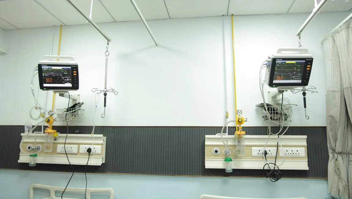Oxygen and monitoring support